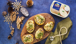 Картофель, запеченный с сырно-грибной начинкой